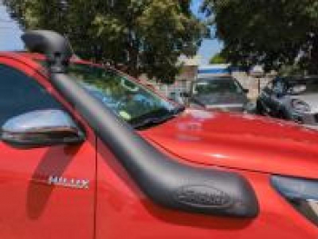 Photo 30 du bon plan TOYOTA Hilux VUL 2.8 D-4D X-Tra Cabine Lounge 4WD MC20 occasion à 36000 €