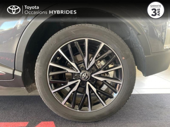 Photo 12 du bon plan TOYOTA C-HR 122h Distinctive 2WD E-CVT MC19 occasion à 21990 €