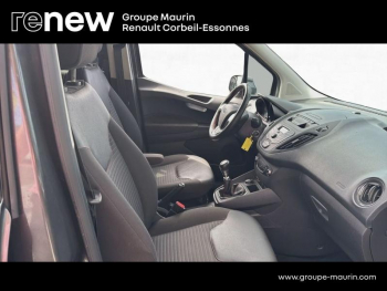 Photo 17 du bon plan FORD Tourneo Courier 1.5 TDCI 100ch Sport occasion à 13990 €
