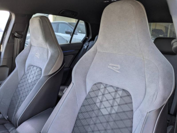 Photo 15 du bon plan VOLKSWAGEN Golf 1.5 eTSI OPF 150ch R-Line DSG7 occasion à 26990 €