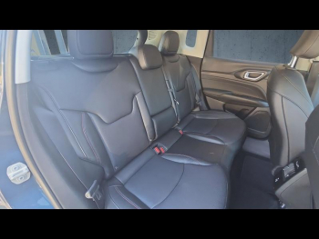 Photo 17 du bon plan JEEP Compass 1.3 Turbo T4 240ch PHEV 4xe Overland AT6 eAWD occasion à 23990 €