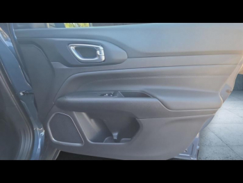 Photo 22 du bon plan JEEP Compass 1.3 Turbo T4 240ch PHEV 4xe Overland AT6 eAWD occasion à 23990 €