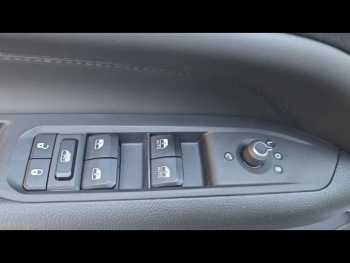 Photo 27 du bon plan JEEP Compass 1.3 Turbo T4 240ch PHEV 4xe Overland AT6 eAWD occasion à 23990 €