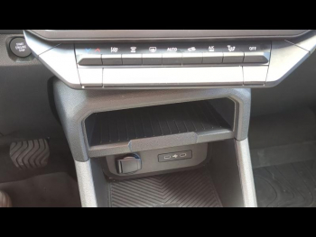 Photo 17 du bon plan DACIA Duster 1.6 hybrid 140ch Extreme occasion à 24389 €