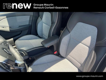 Photo 14 du bon plan RENAULT Clio 1.6 E-Tech 145ch full hybrid Techno - 24 occasion à 18490 €