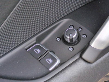 Photo 19 du bon plan AUDI TT 1.8 TFSI 180ch S line S tronic 7 occasion à 18900 €