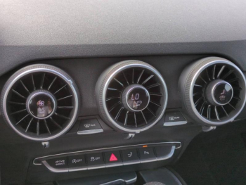 Photo 27 du bon plan AUDI TT 1.8 TFSI 180ch S line S tronic 7 occasion à 18900 €