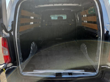 Photo 10 du bon plan CITROEN Berlingo Van VUL XL 950kg BlueHDi 100 S&S Worker BVM5 occasion à 9900 €
