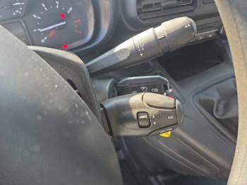 Photo 15 du bon plan CITROEN Berlingo Van VUL XL 950kg BlueHDi 100 S&S Worker BVM5 occasion à 9900 €