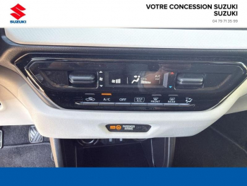 Photo 15 du bon plan SUZUKI Swift 1.2 Hybrid 83ch Privilège occasion à 18990 €