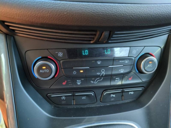 Photo 10 du bon plan FORD Kuga 2.0 TDCi 150ch Stop&Start Vignale 4x2 Euro6.2 occasion à 17490 €