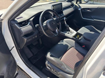 Photo 2 du bon plan SUZUKI Across 2.5 Hybride Rechargeable 306ch 1ere Edition occasion à 24990 €
