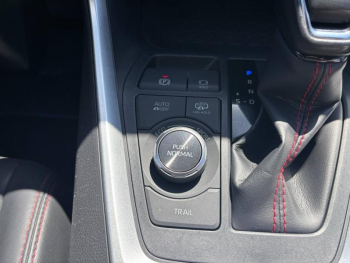 Photo 16 du bon plan SUZUKI Across 2.5 Hybride Rechargeable 306ch 1ere Edition occasion à 24990 €
