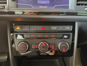 Photo 16 du bon plan SEAT Leon 2.0 TDI 150ch FR DSG7 occasion à 18490 €