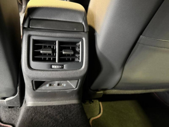 Photo 21 du bon plan SEAT Leon 2.0 TDI 150ch FR DSG7 occasion à 18490 €