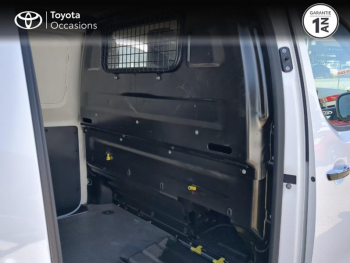 Photo 21 du bon plan TOYOTA ProAce VUL Medium 2.0 D-4D 180 Black Edition BVA MY20 occasion à 19590 €