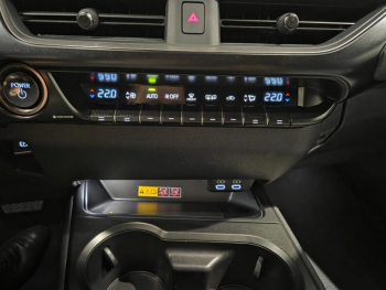Photo 9 du bon plan LEXUS UX 300h F SPORT Design 2WD MC25 occasion à 31890 €