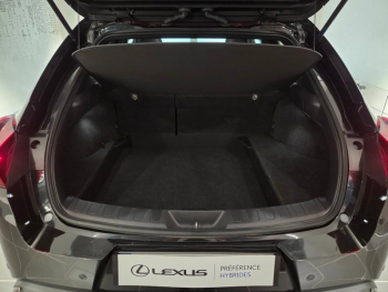 Photo 13 du bon plan LEXUS UX 300h F SPORT Design 2WD MC25 occasion à 31890 €
