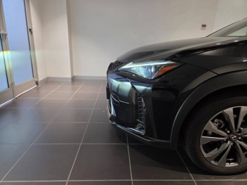 Photo 18 du bon plan LEXUS UX 300h F SPORT Design 2WD MC25 occasion à 31890 €