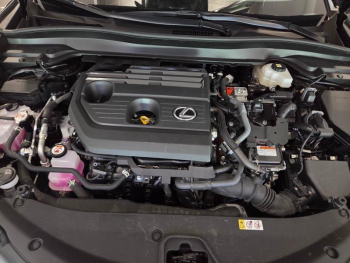 Photo 19 du bon plan LEXUS UX 300h F SPORT Design 2WD MC25 occasion à 31890 €
