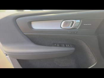 Photo 15 du bon plan VOLVO XC40 B3 163ch Plus DCT 7 occasion à 34900 €