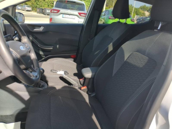 Photo 13 du bon plan FORD Fiesta 1.0 Flexifuel 95ch Titanium Business 5p occasion à 15990 €