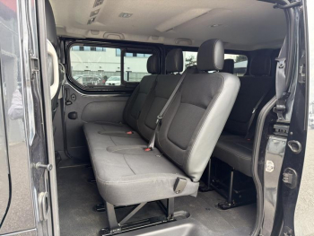 Photo 11 du bon plan NISSAN Primastar Combi L2H1 3t0 2.0 dCi 150ch N-Connecta DCT GSR2B occasion à 35490 €