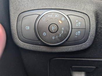 Photo 19 du bon plan FORD Fiesta 1.1 75ch Cool & Connect 5p occasion à 10959 €