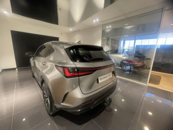 Photo 6 du bon plan LEXUS NX 450h+ Luxe 4WD MY25 occasion à 47490 €