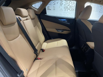 Photo 16 du bon plan LEXUS NX 450h+ Luxe 4WD MY25 occasion à 47490 €