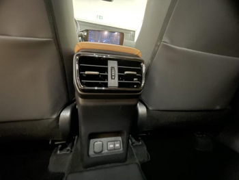 Photo 17 du bon plan LEXUS NX 450h+ Luxe 4WD MY25 occasion à 47490 €