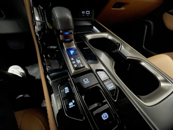 Photo 29 du bon plan LEXUS NX 450h+ Luxe 4WD MY25 occasion à 47490 €