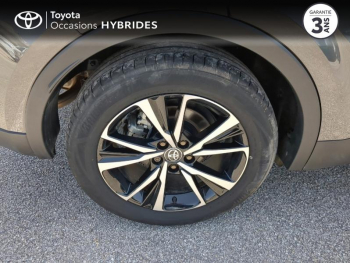 Photo 16 du bon plan TOYOTA C-HR 1.8 Hybride 140ch Design MY25 occasion à 29990 €