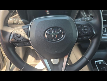 Photo 18 du bon plan TOYOTA Corolla 122h Design occasion à 17990 €