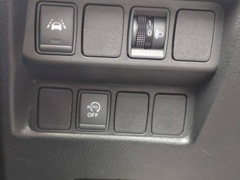Photo 23 du bon plan NISSAN Qashqai 1.2 DIG-T 115ch N-Connecta occasion à 10980 €