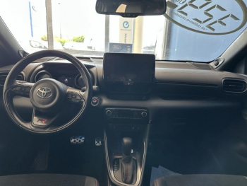 Photo 12 du bon plan TOYOTA Yaris 116h GR Sport 5p MY22 occasion à 22180 €