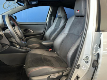 Photo 14 du bon plan TOYOTA Yaris 116h GR Sport 5p MY22 occasion à 22180 €