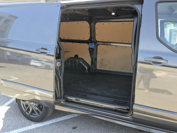 Photo 13 du bon plan FORD Transit Custom Fg VUL 290 L1H1 2.0 EcoBlue 185 S&S Sport BVA6 occasion à 29988 €