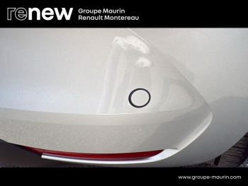 Photo 34 du bon plan RENAULT Clio 1.6 E-Tech hybride 145ch Evolution occasion à 15990 €