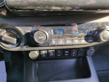 Photo 10 du bon plan TOYOTA Hilux VUL 2.8 D-4D X-Tra Cabine Lounge 4WD MC20 occasion à 36000 €