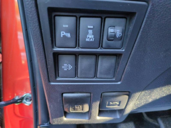 Photo 13 du bon plan TOYOTA Hilux VUL 2.8 D-4D X-Tra Cabine Lounge 4WD MC20 occasion à 36000 €