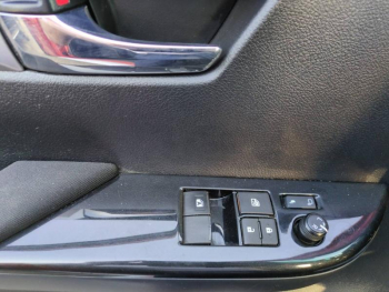 Photo 14 du bon plan TOYOTA Hilux VUL 2.8 D-4D X-Tra Cabine Lounge 4WD MC20 occasion à 36000 €