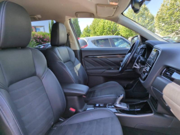 Photo 14 du bon plan MITSUBISHI Outlander PHEV Twin Motor Business 4WD occasion à 18900 €