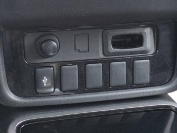 Photo 23 du bon plan MITSUBISHI Outlander PHEV Twin Motor Business 4WD occasion à 18900 €
