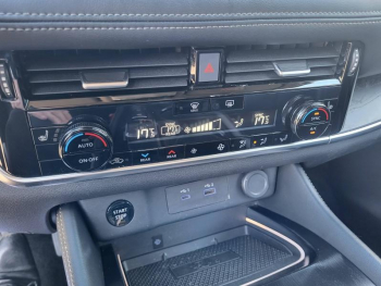 Photo 24 du bon plan NISSAN X-Trail e-4orce 213ch Tekna 7 places occasion à 30990 €