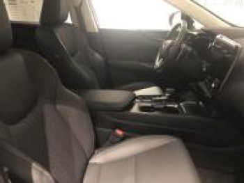 Photo 19 du bon plan LEXUS NX 450h+ Luxe 4WD Pack Design occasion à 47990 €