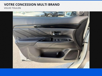 Photo 8 du bon plan MITSUBISHI Outlander PHEV Twin Motor Business 4WD Euro6d-T EVAP 5cv occasion à 18990 €