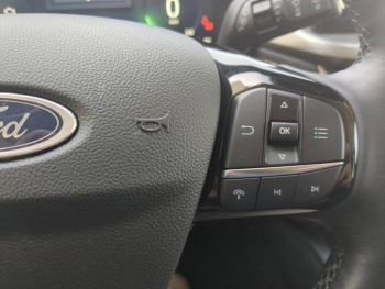 Photo 22 du bon plan FORD Kuga 2.5 Duratec 180ch Hybrid FlexiFuel Titanium Powershift occasion à 27990 €