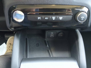 Photo 29 du bon plan FORD Kuga 2.5 Duratec 180ch Hybrid FlexiFuel Titanium Powershift occasion à 27990 €