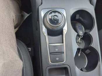 Photo 30 du bon plan FORD Kuga 2.5 Duratec 180ch Hybrid FlexiFuel Titanium Powershift occasion à 27990 €